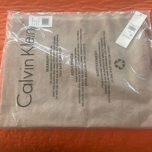 Calvin Klein wrap